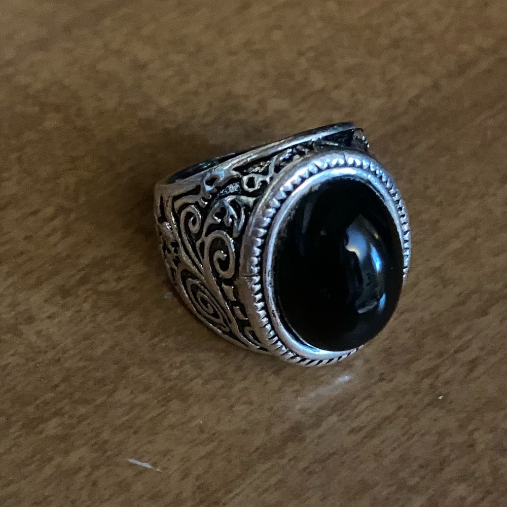 Elegant Black and Silver Men's Ring
